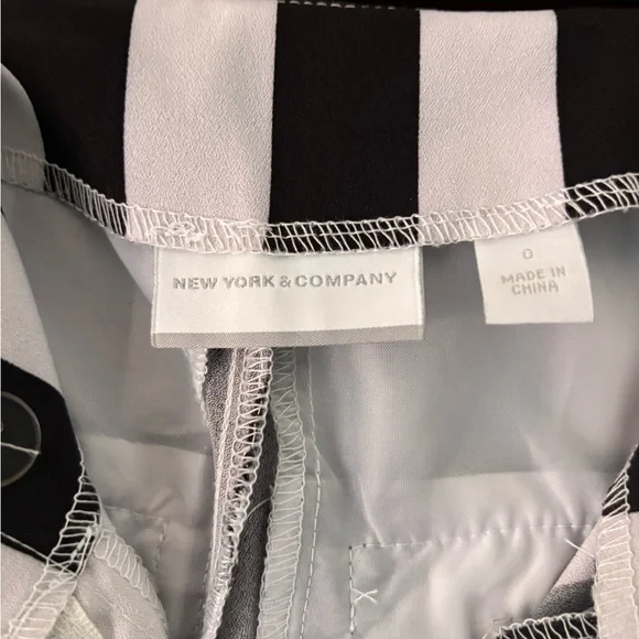 NWOT NY&Co Black & White Striped Palazzo Pants (Size 0) - Picture 5 of 8